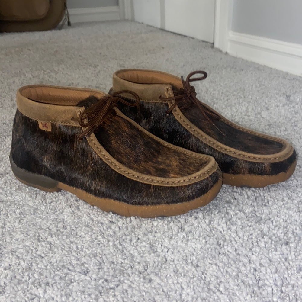 twisted X cowhide shoe